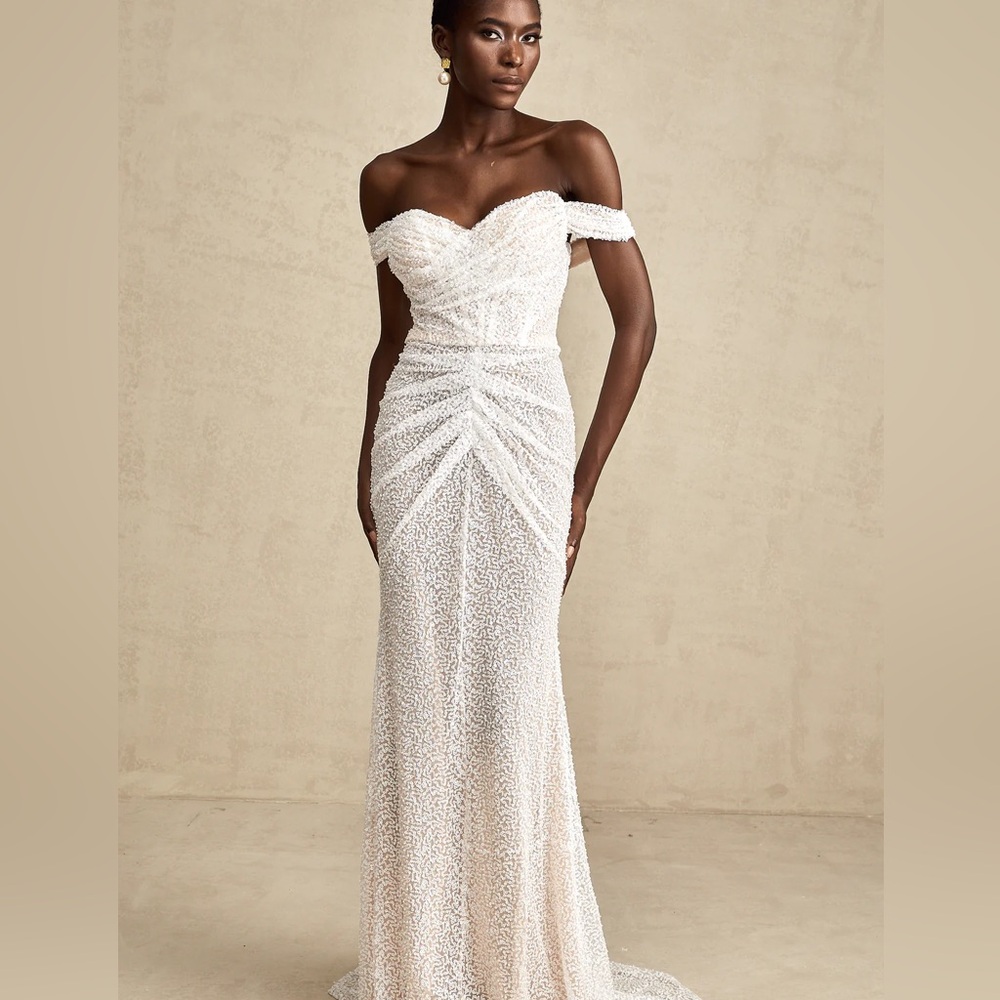 MissRosier - “Margot” Embellished White Gown
BRAND NEW NEVER WORN WITH TAGS